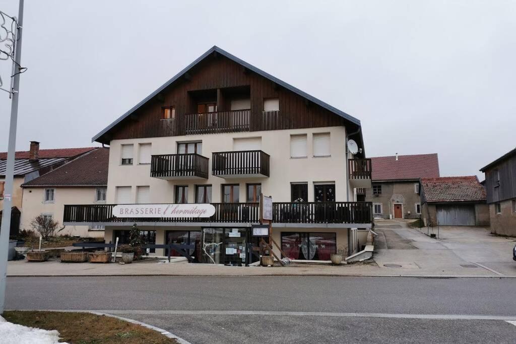 Ravissant Appart Proche Suisse Et Pistes De Ski Familiales Apartment Les Fourgs Exterior photo